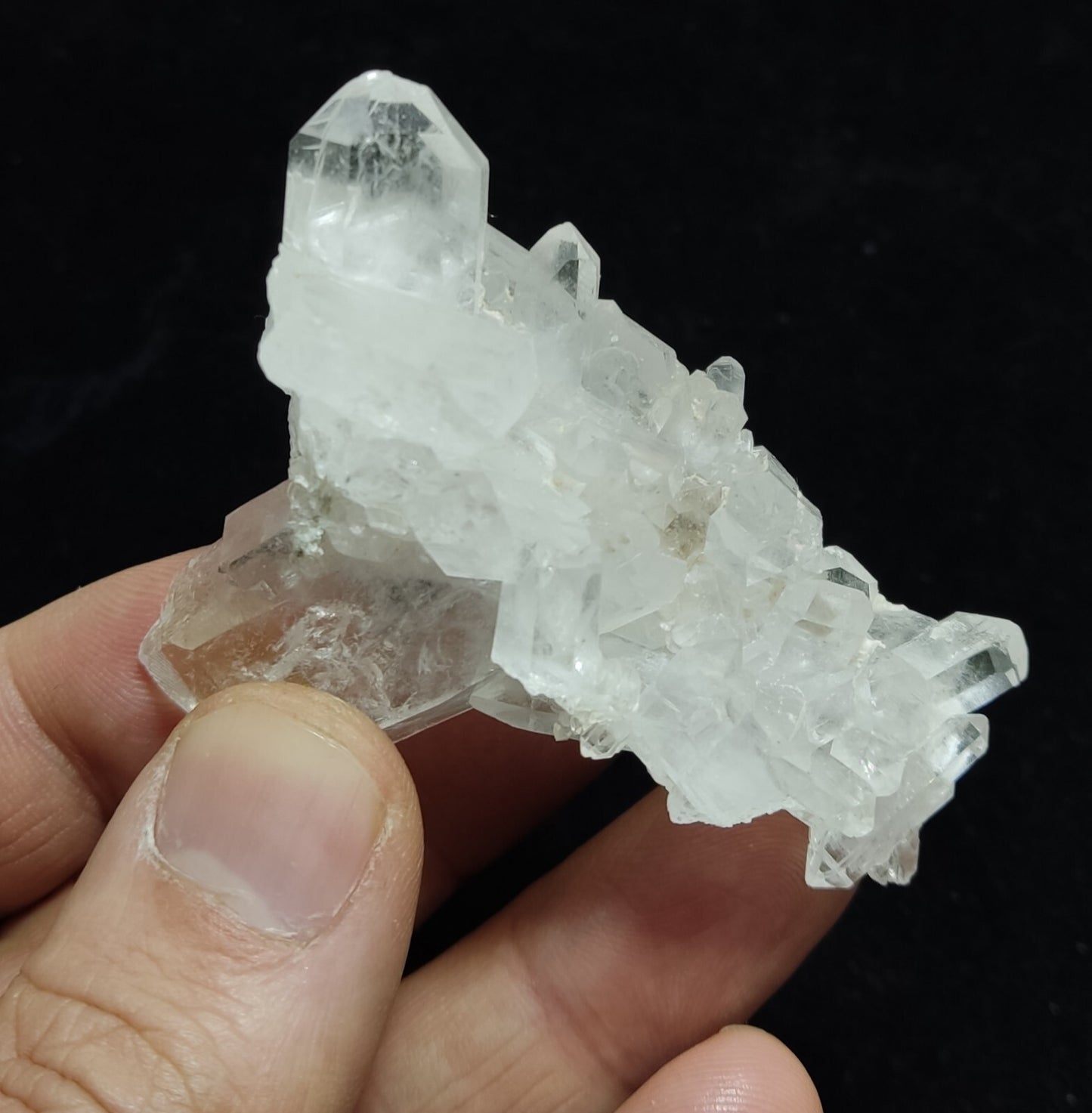An Aesthetic terminated Quartz cluster 59 grams