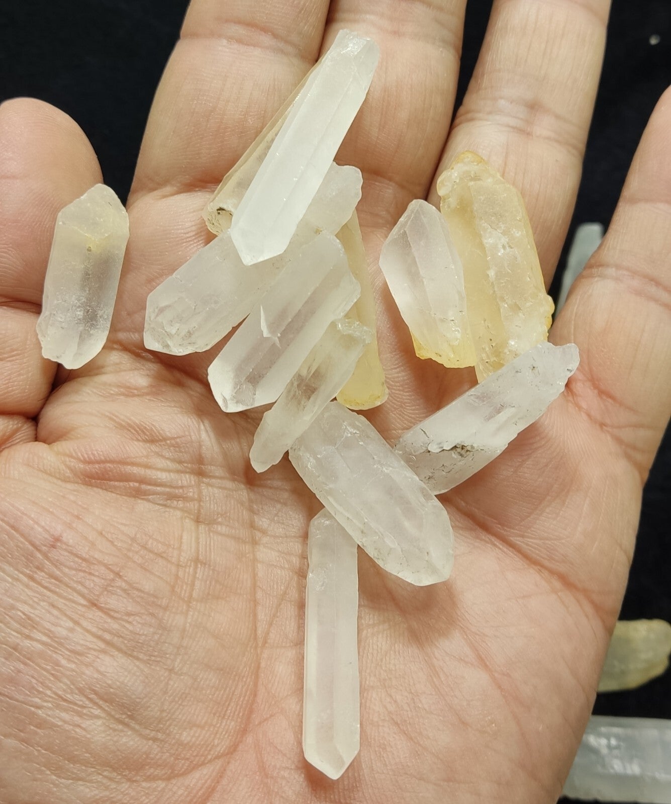 Natural quartz Crystals 200 grams