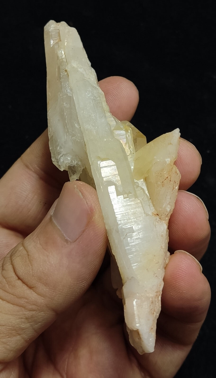 An Aesthetic terminated specimen of Quartz cluster 89 grams