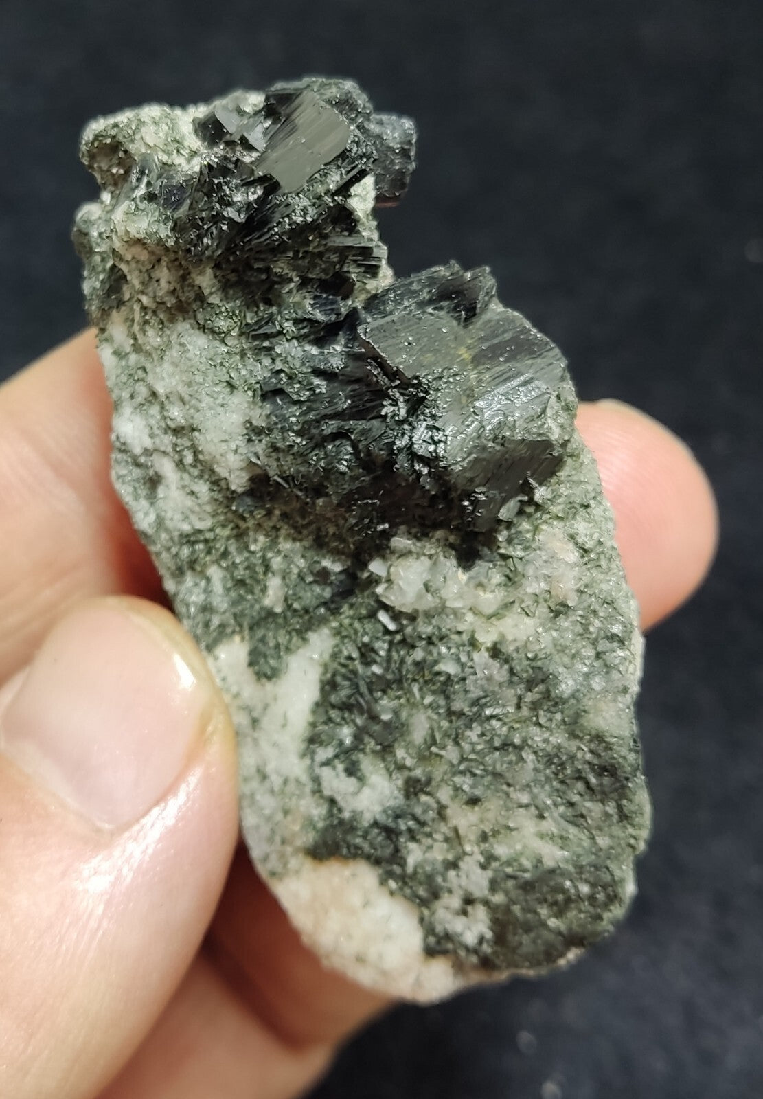 An aesthetic combo specimen of aegirine on albite 38 grams