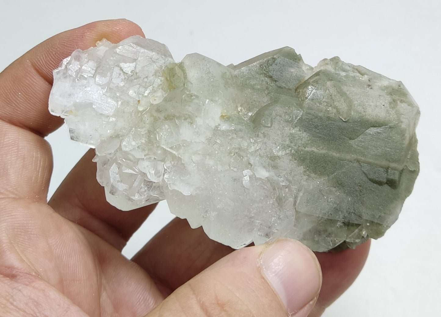 An Aesthetic Natural terminated quartz with Chlorite inclusions 108 grams