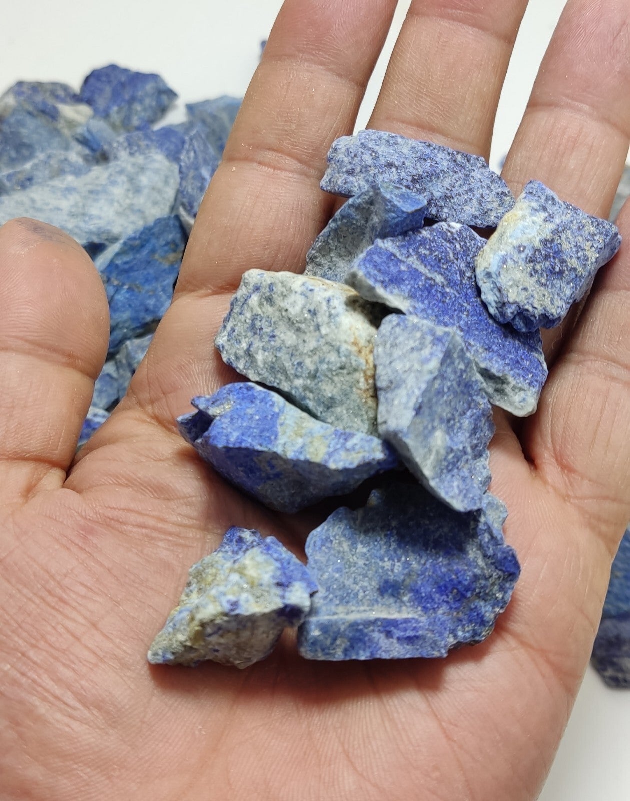 750 grams Natural Rough lapis lazuli