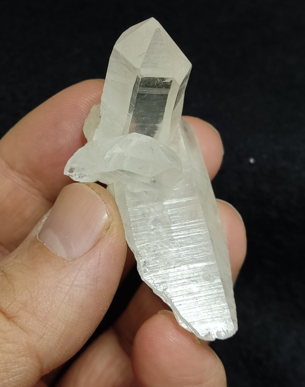 An Aesthetic Natural terminated clear Quartz 29 grams