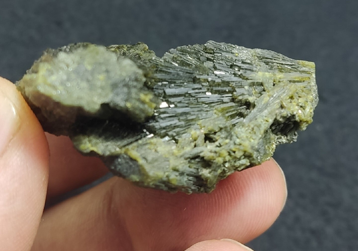 Single natural Epidote Crystal spray formations 39 grams