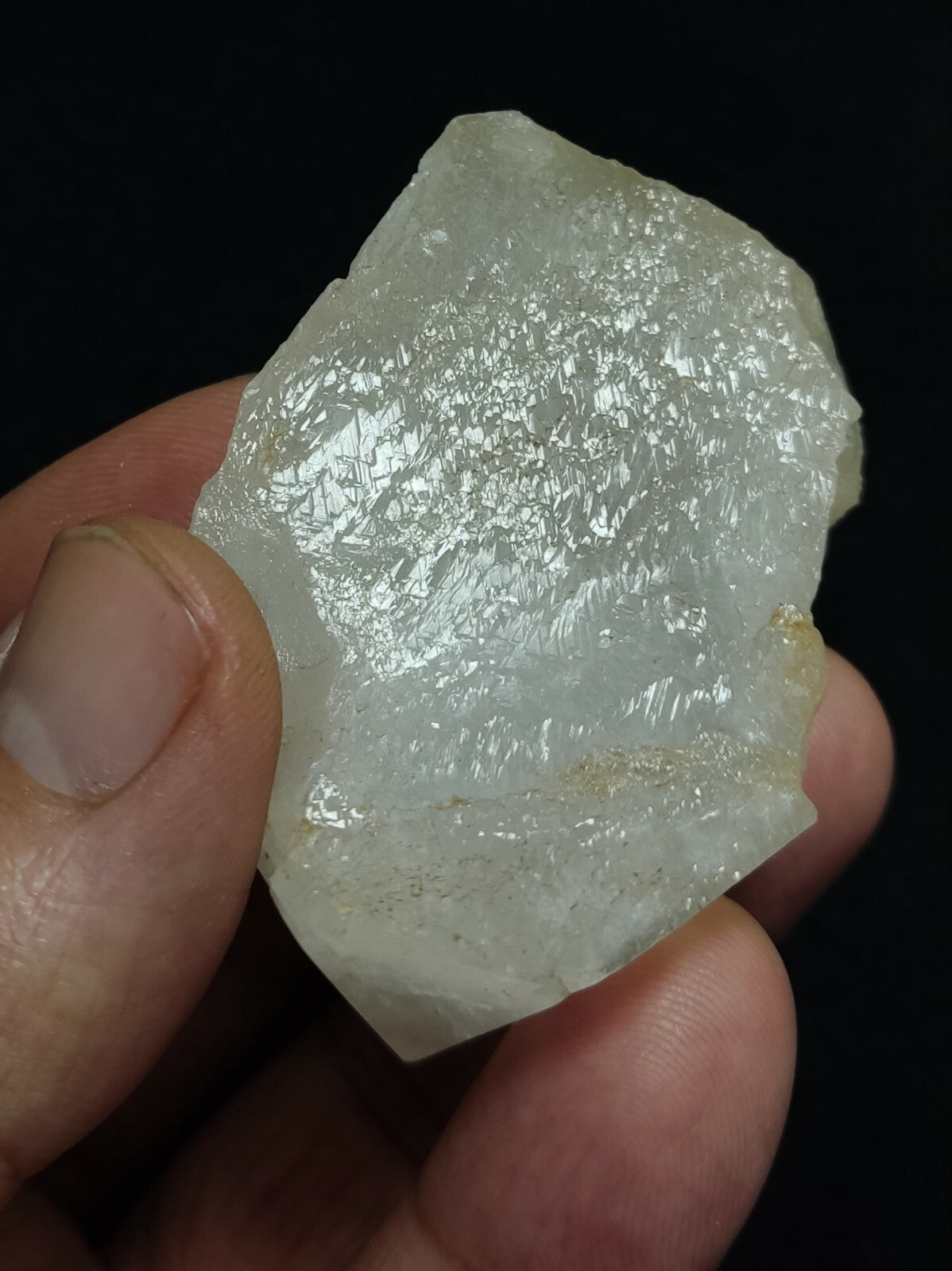 A very Aesthetic Natural beautifully terminated Quartz crystal 86 grams