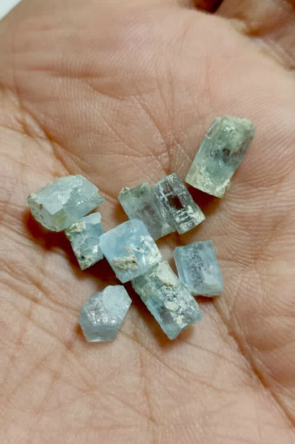 Natural Aquarium Crystals  Lot 18 Grams.