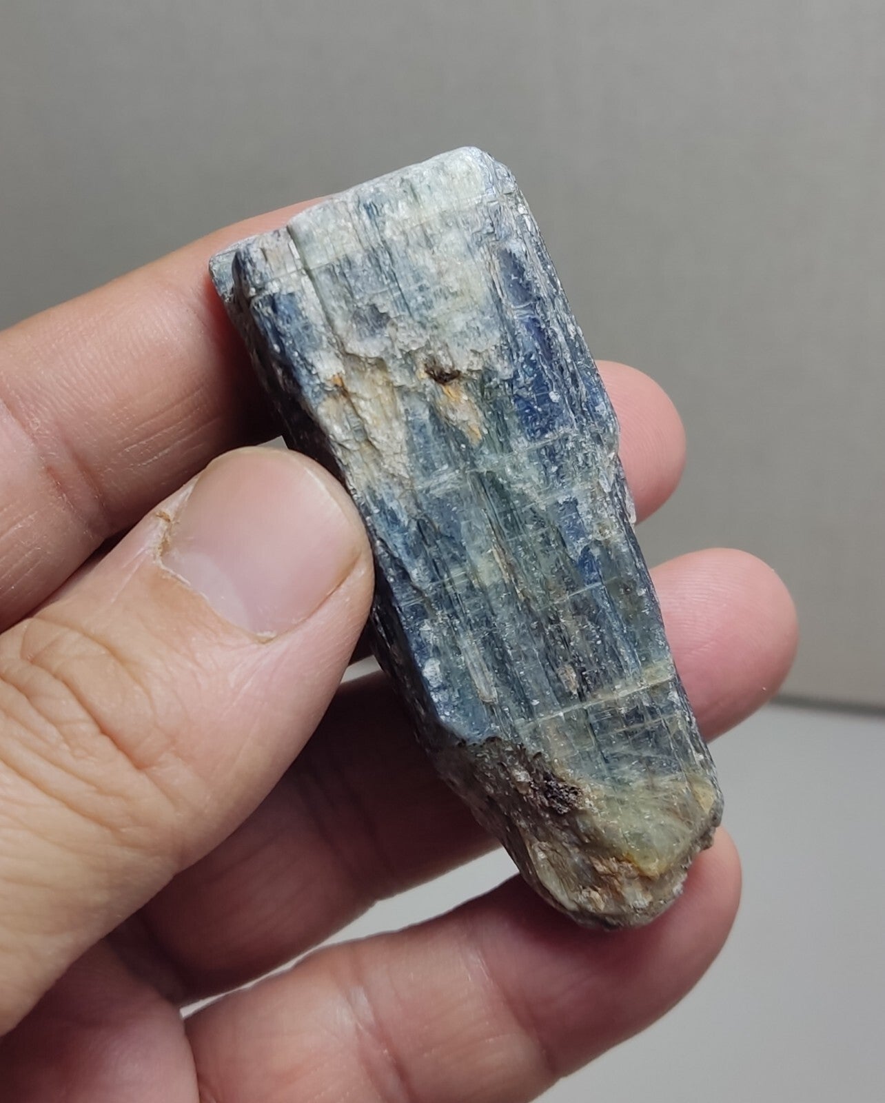 An Aesthetic specimen of blue kyanite crystal 73 grams