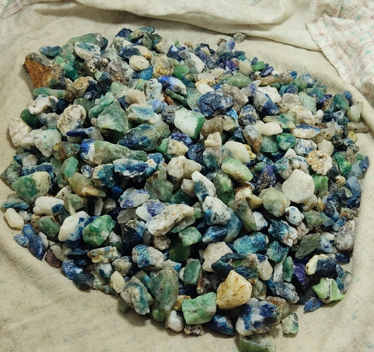 Natural rough fluorescent lazurite/Sodalite 2.5 kilograms