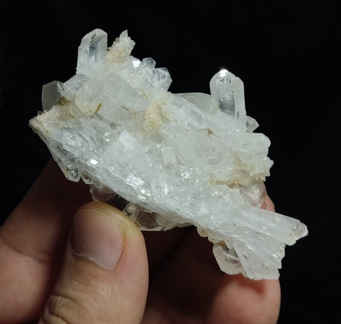 A Very Aesthetic Faden Like Quartz Cluster 80 grams