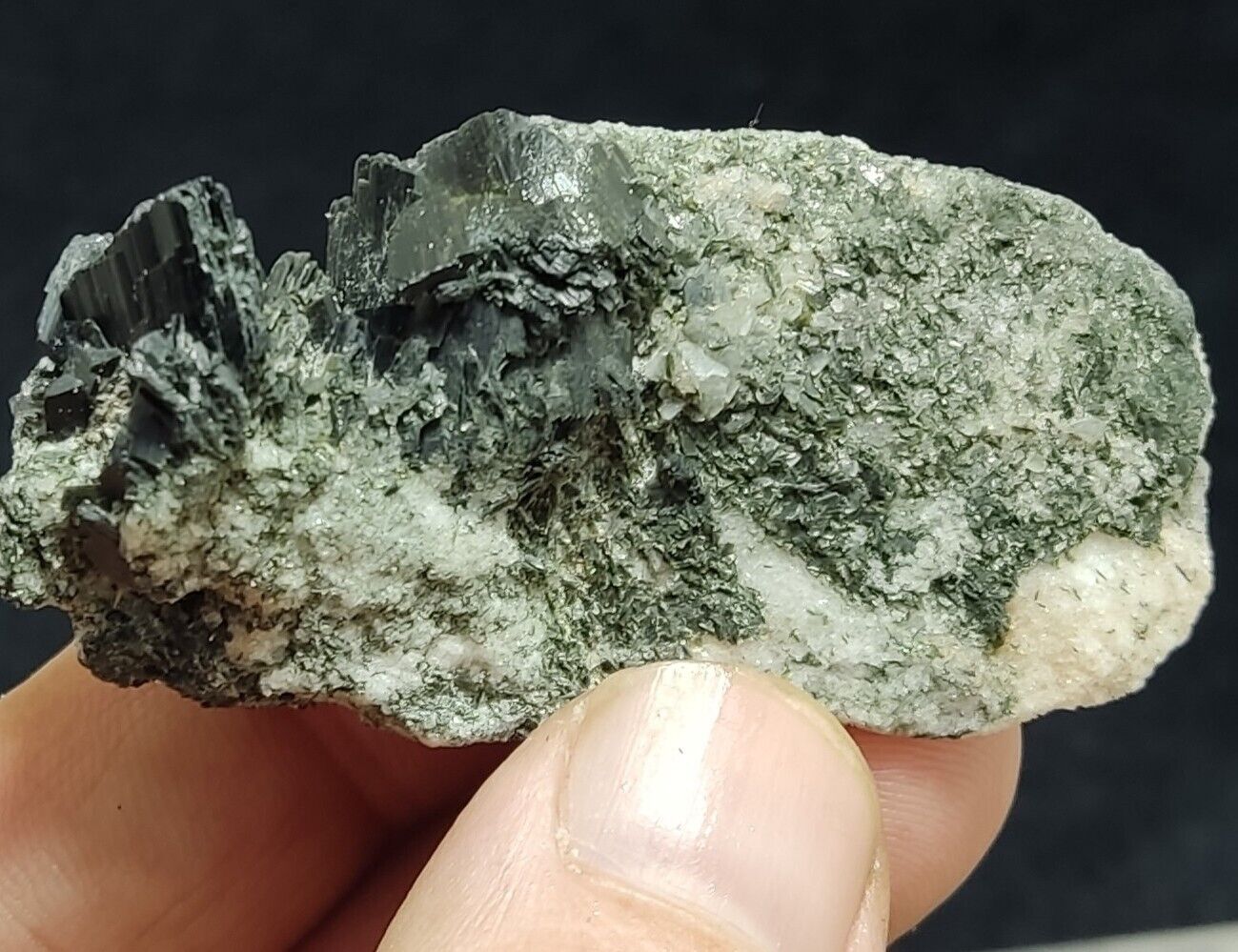 An aesthetic combo specimen of aegirine on albite 38 grams