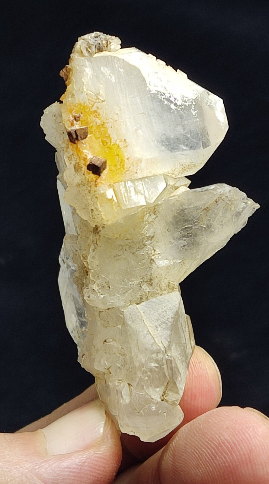 An Aesthetic terminated specimen of Quartz cluster 53 grams