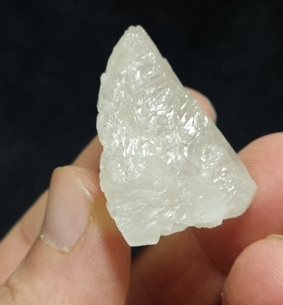 Natural terminated gwindel Quartz crystal 28 grams