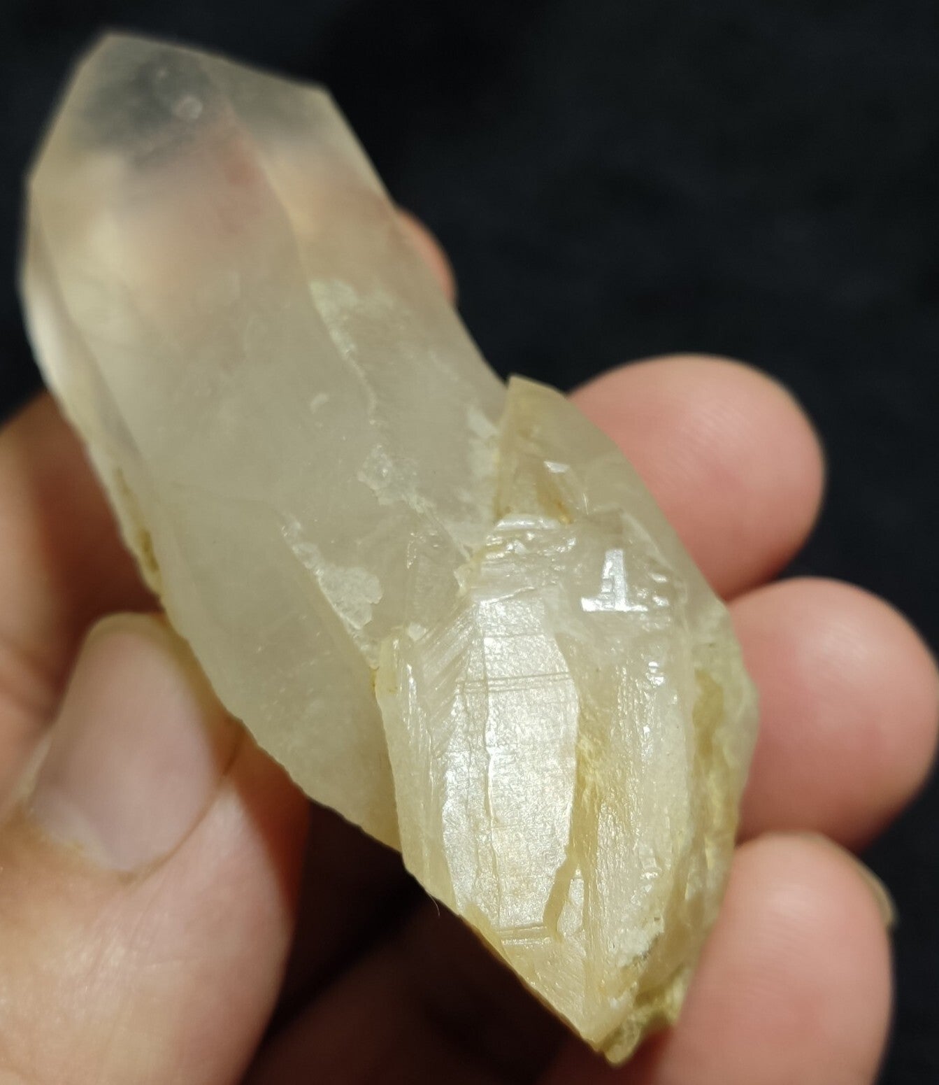 An amazing specimen of terminated amphibole included Quartz crystal 76