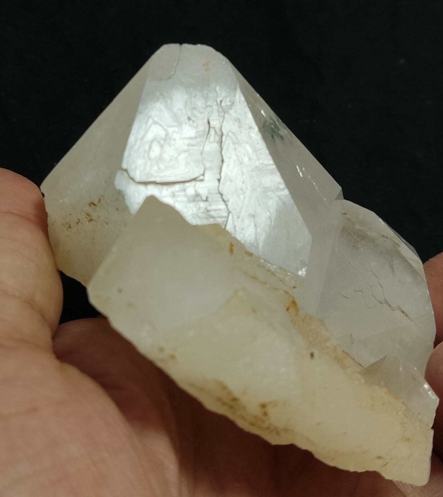 A very Aesthetic Natural beautifully terminated Quartz crystal 266 grams