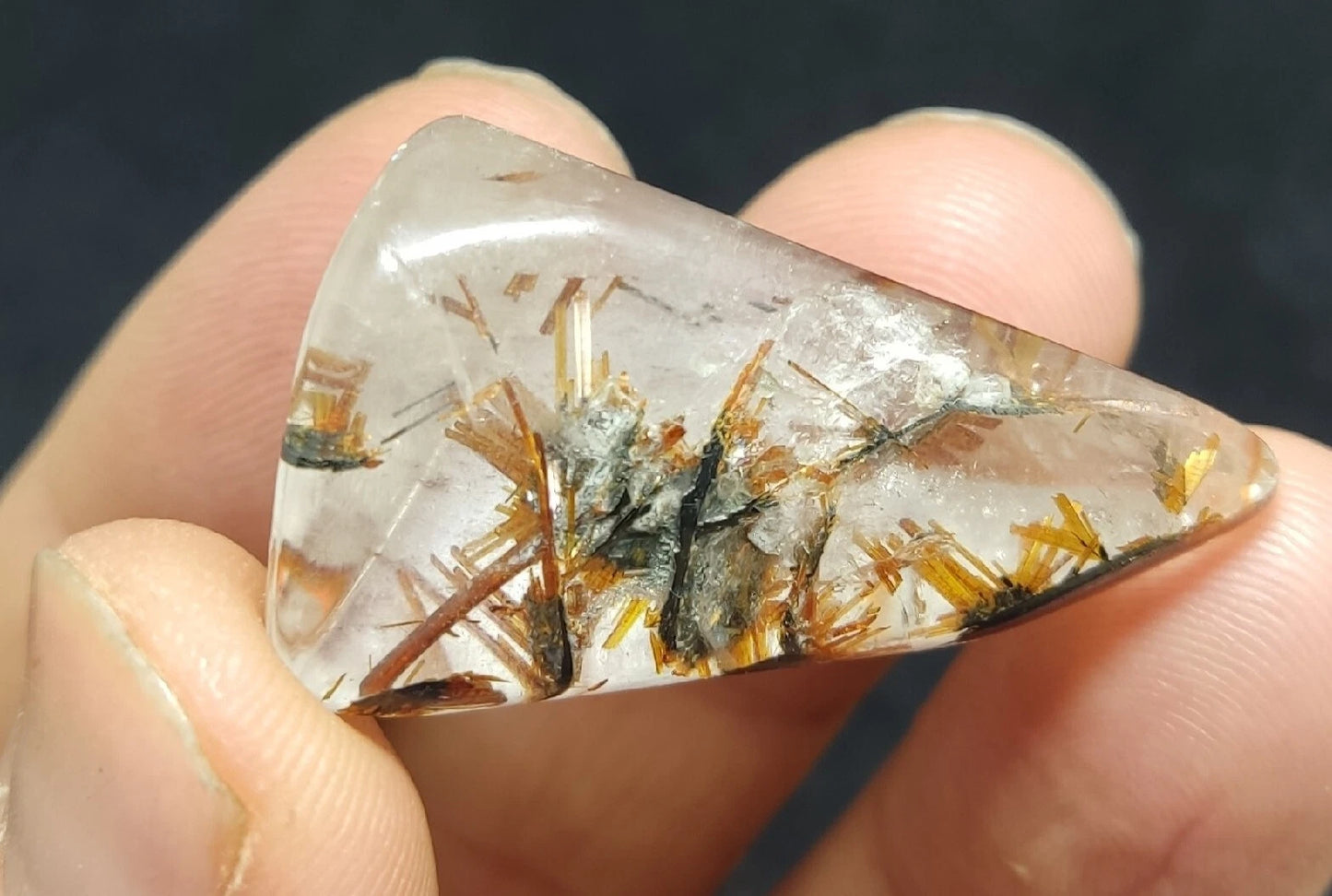 Rutiles quartz polished tumble 80 carats