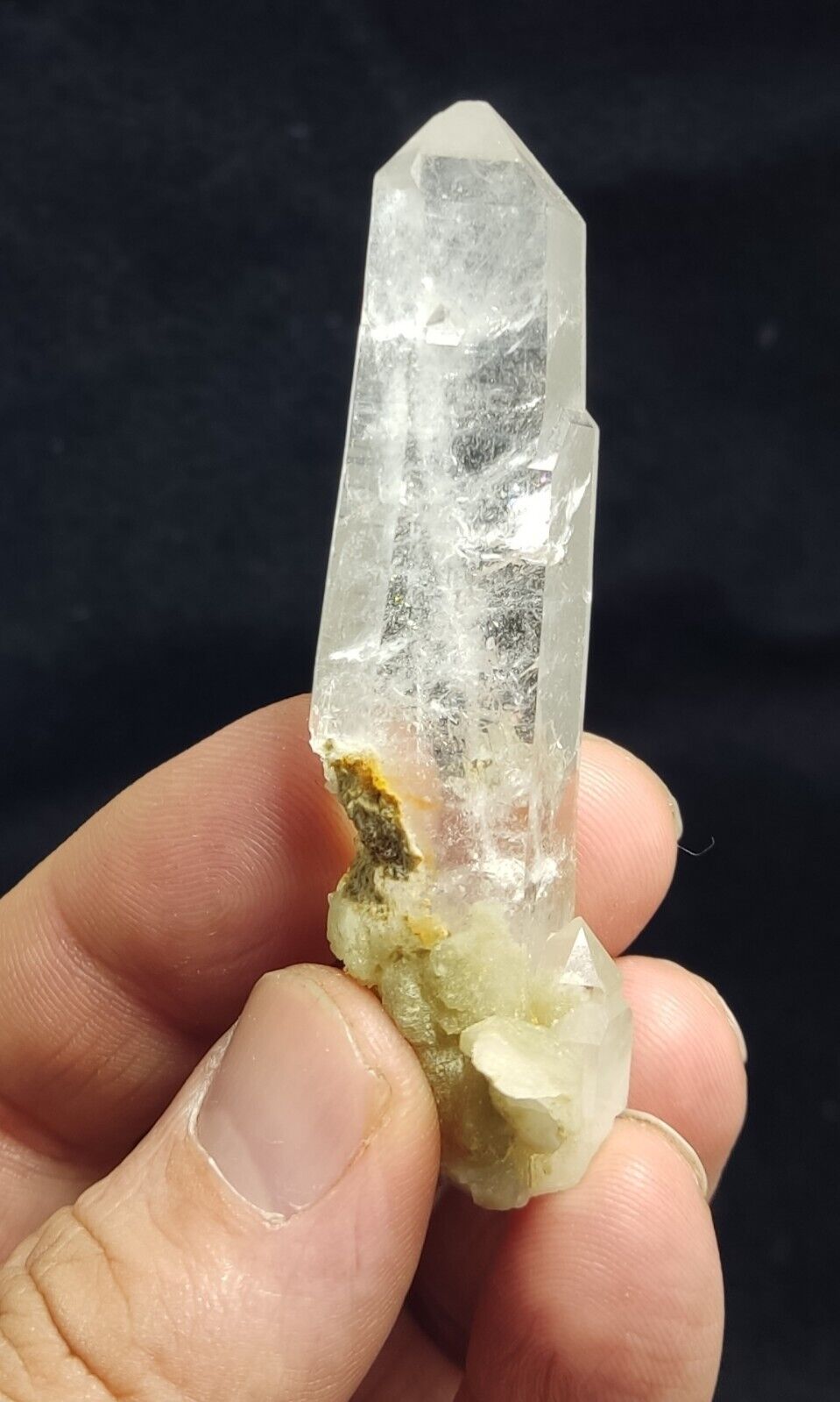 An Aesthetic Natural terminated Quartz crystal with chlorite inclusions 34 grams