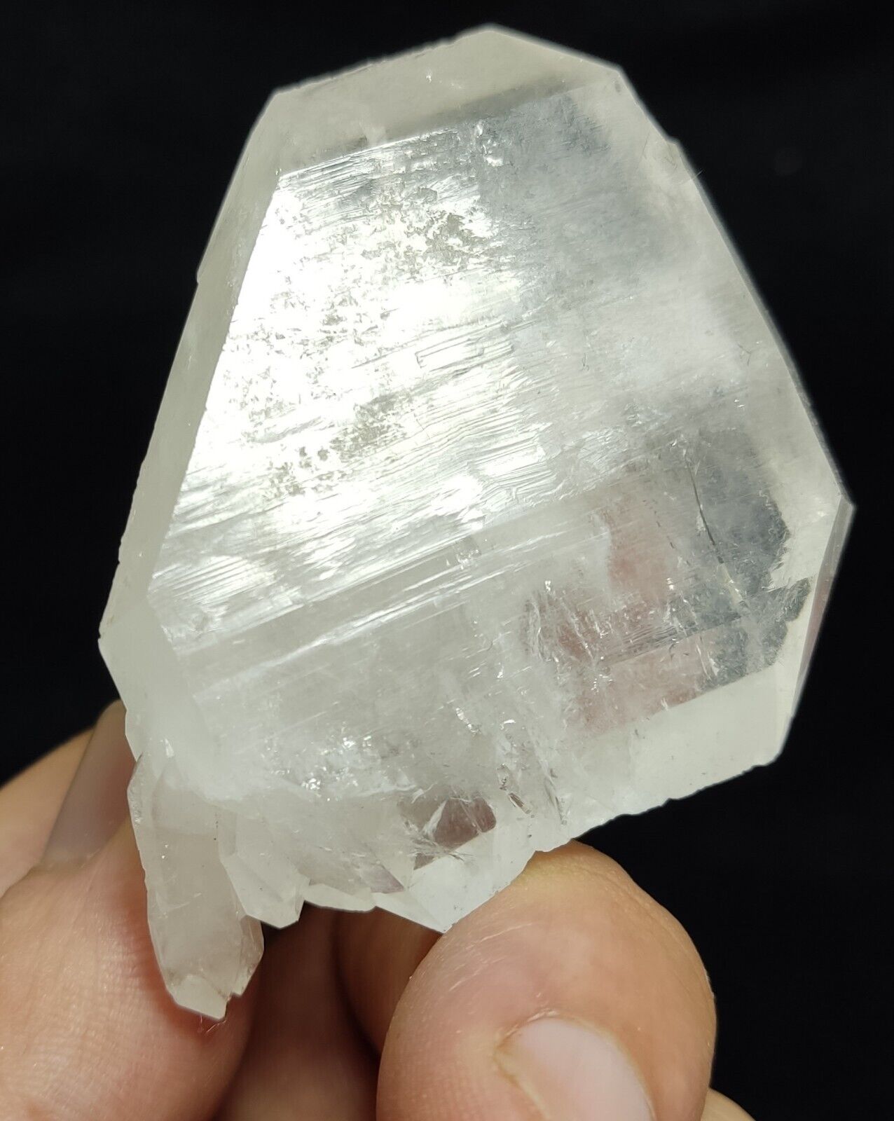 An Aesthetic Natural beautifully terminated faden Quartz specimen 75 grams