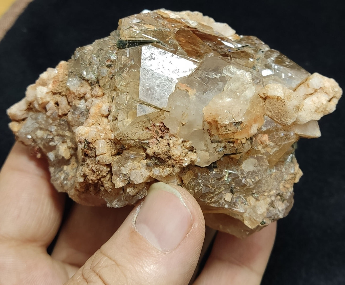 An Aesthetic terminated Quartz floater with aegirine 381 grams