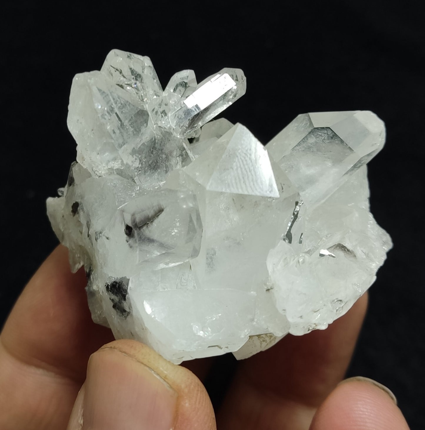 A very Aesthetic Natural terminated brookite Quartz cluster 85 grams