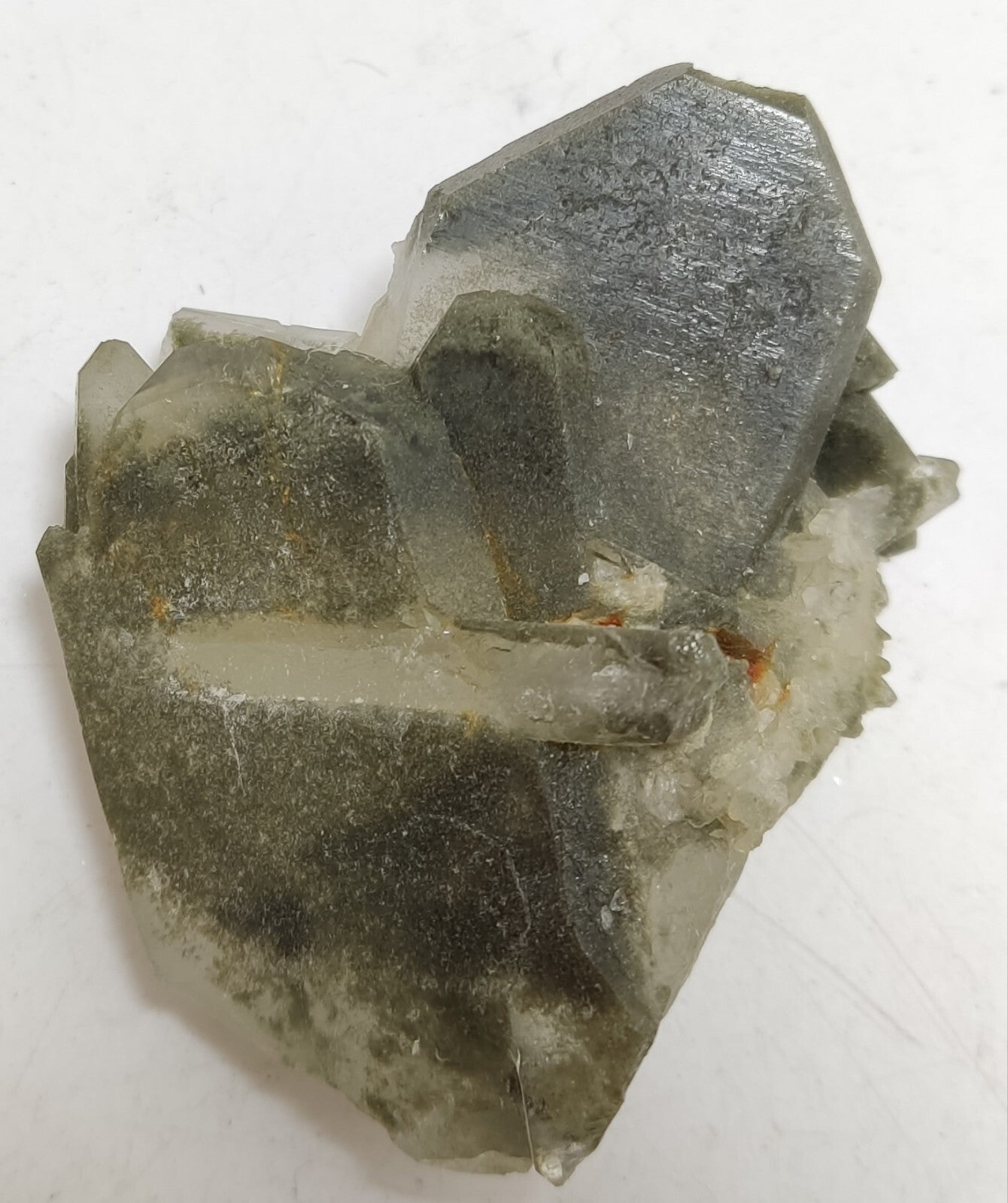 An Aesthetic Natural terminated quartz with Chlorite inclusions 82 grams