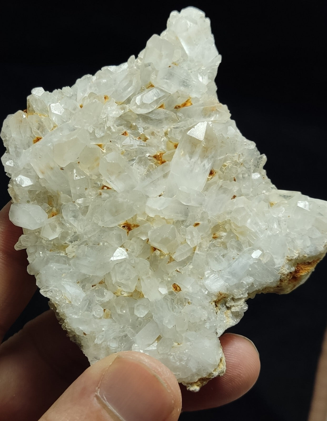 An Aesthetic terminated specimen of Quartz cluster 115 grams