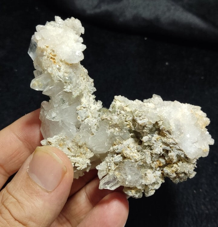Natural quartz Cluster specimen 144 grams