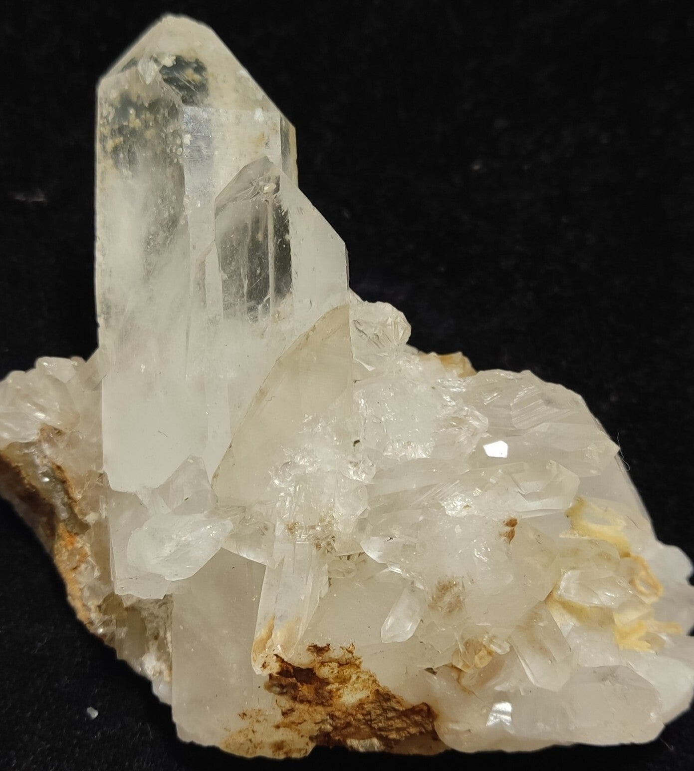 An Aesthetic Natural beautifully terminated Quartz cluster on matrix 121 grams