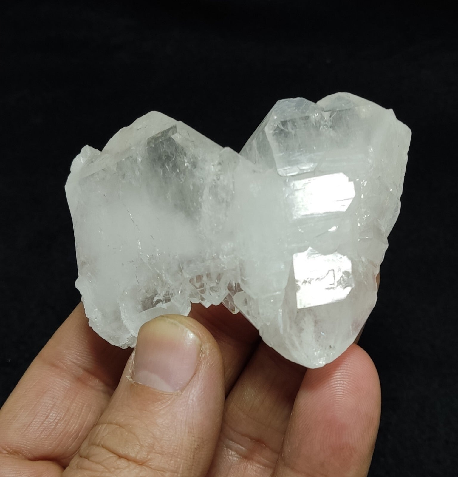 An Aesthetic terminated specimen of faden Quartz cluster 109 grams