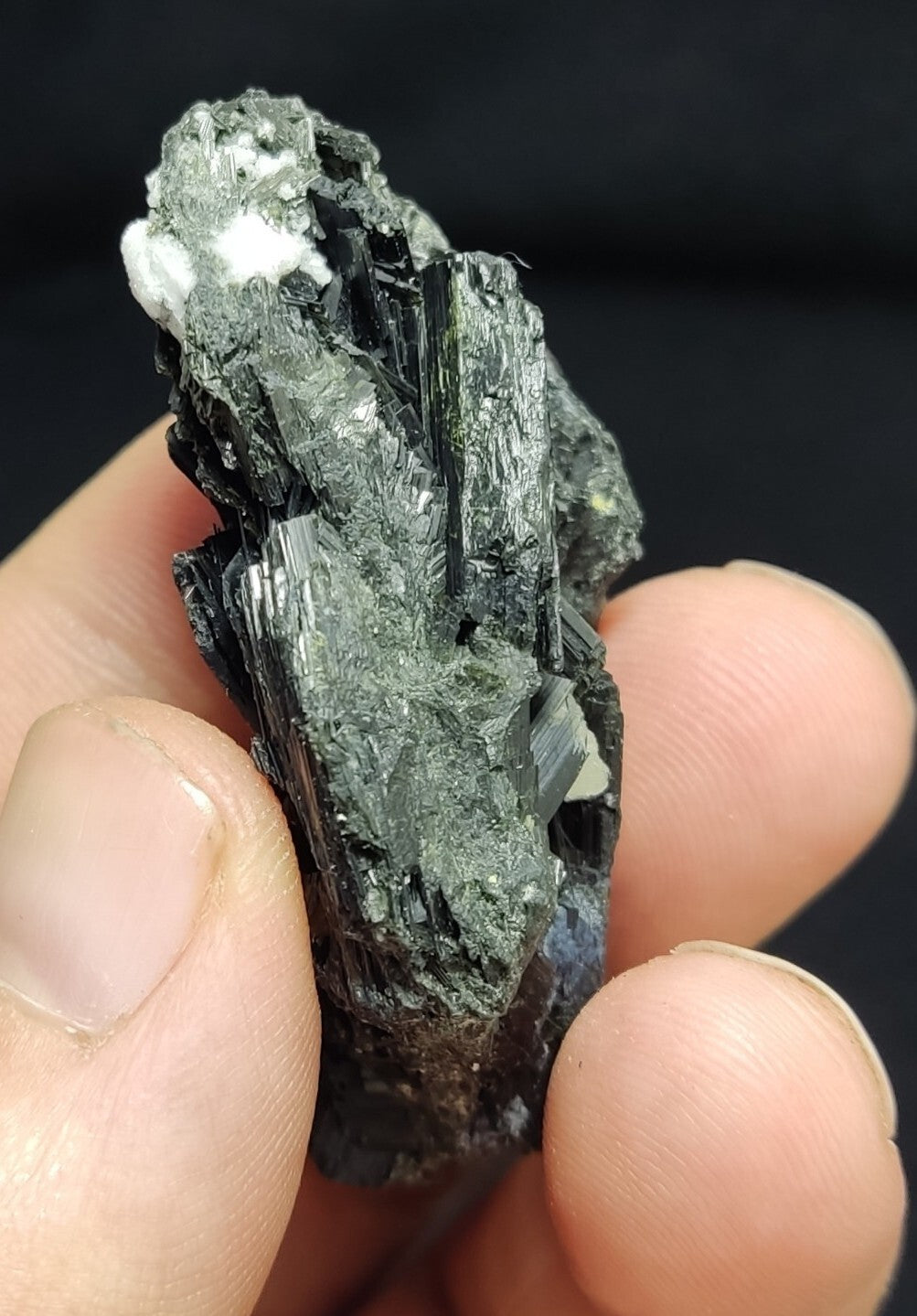 An aesthetic specimen of terminated aegirine crystal cluster 31 grams