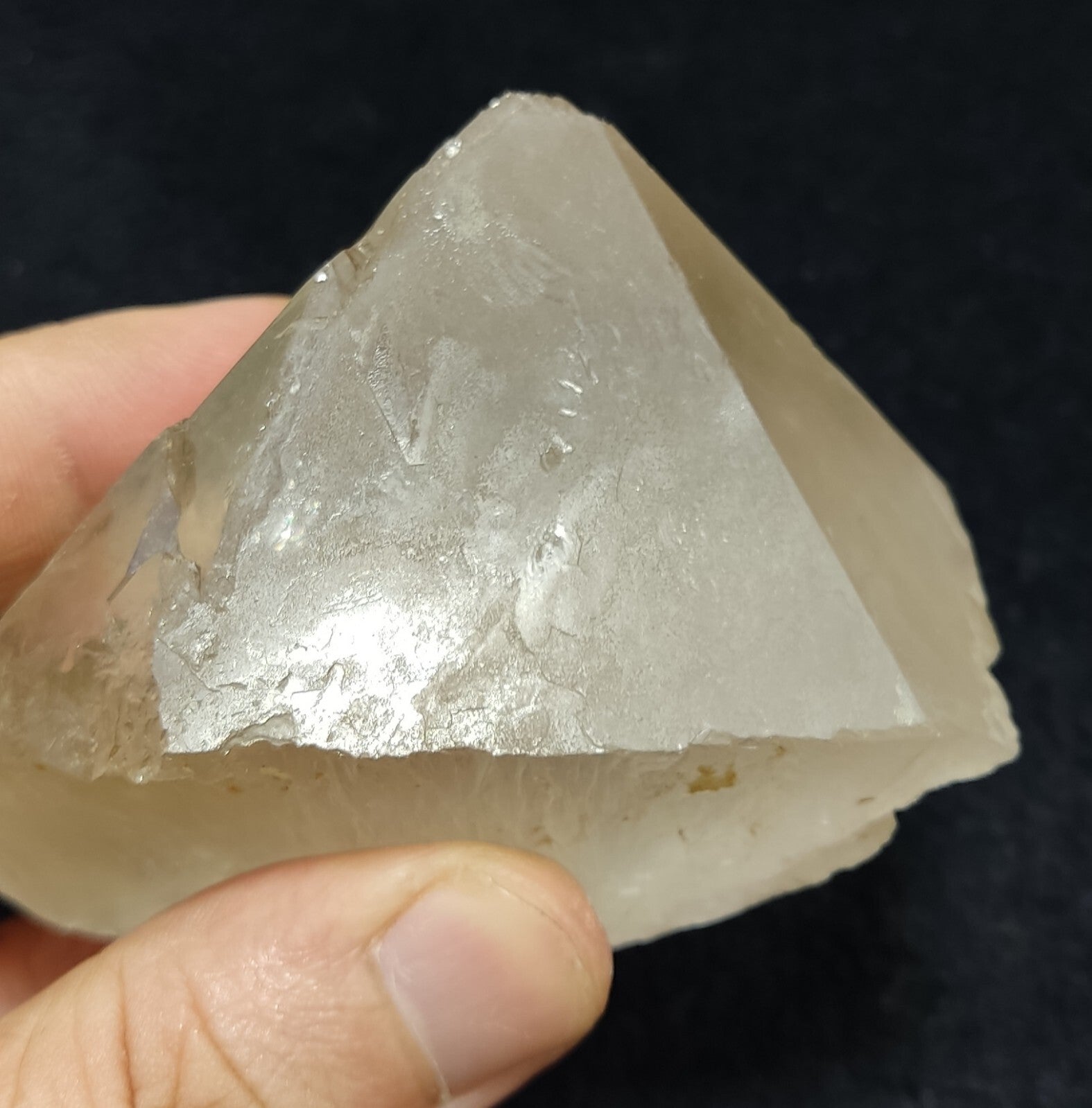 An Aesthetic terminated specimen of Quartz crystal 277 grams