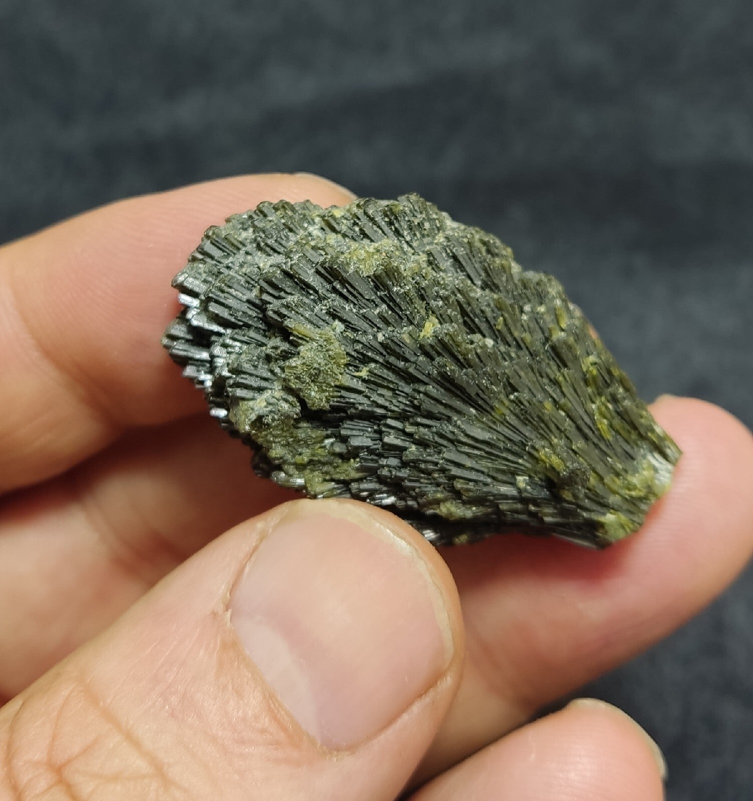 Epidote crystal spray like formations 20 grams
