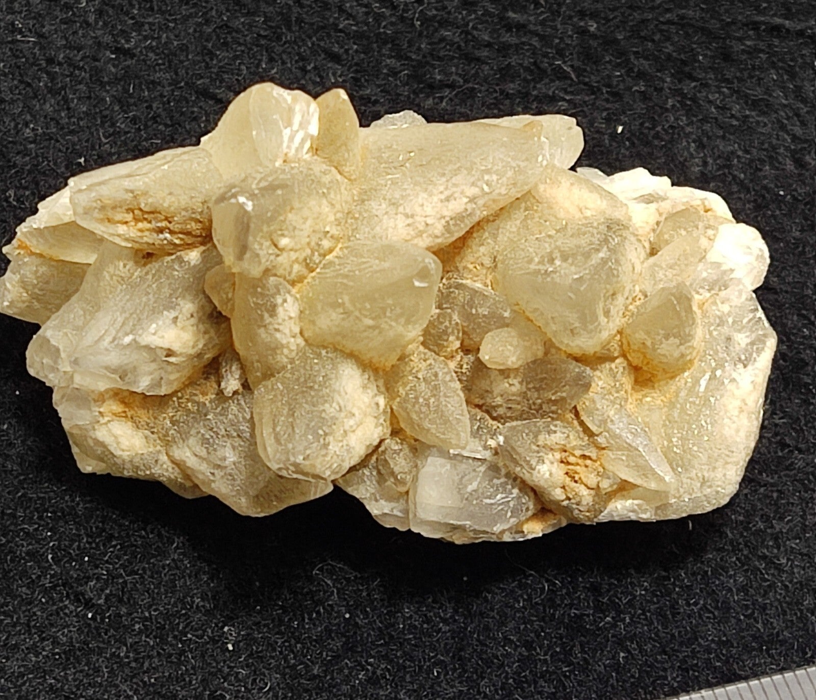 An amazing specimen of calcite 88 grams