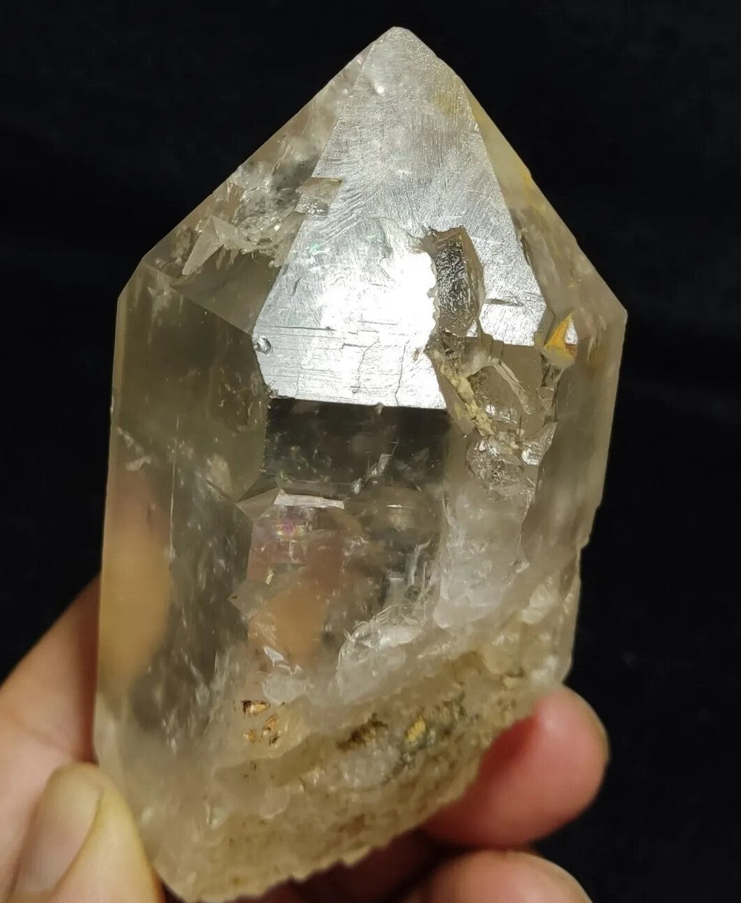 An Aesthetic terminated specimen of Quartz crystal 246 grams