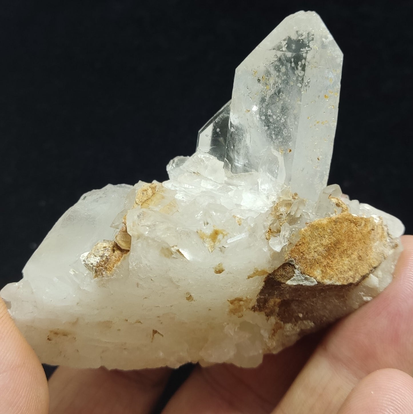 An Aesthetic Natural beautifully terminated Quartz cluster on matrix 121 grams