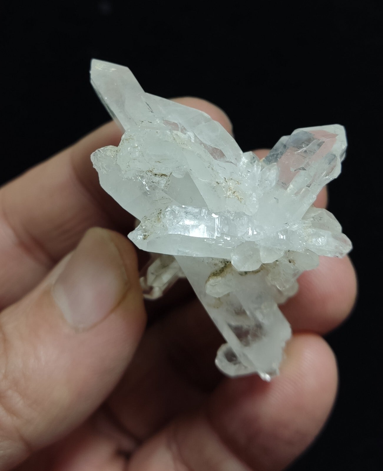 An Aesthetic Natural beautifully terminated Quartz cluster 28 grams