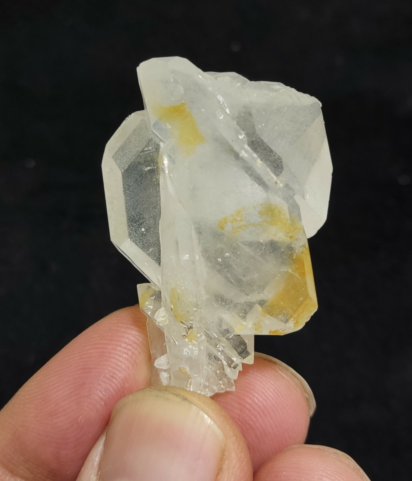 An amazing specimen of terminated faden Quartz crystal 19 grams