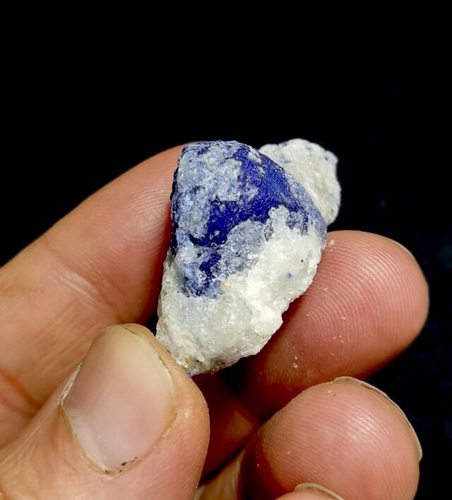 Lazurite On Matrix 18 Grams.