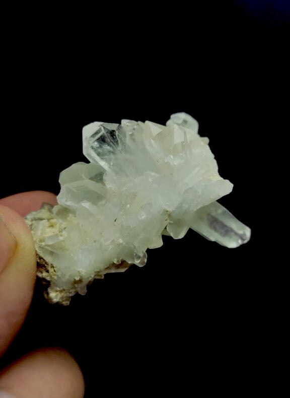 Natural  Quartz Crystal 39 Grams.