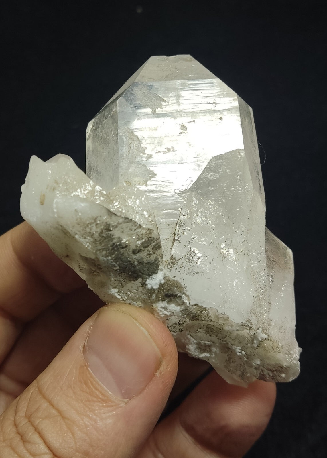 An Aesthetic terminated specimen of Quartz 104 grams