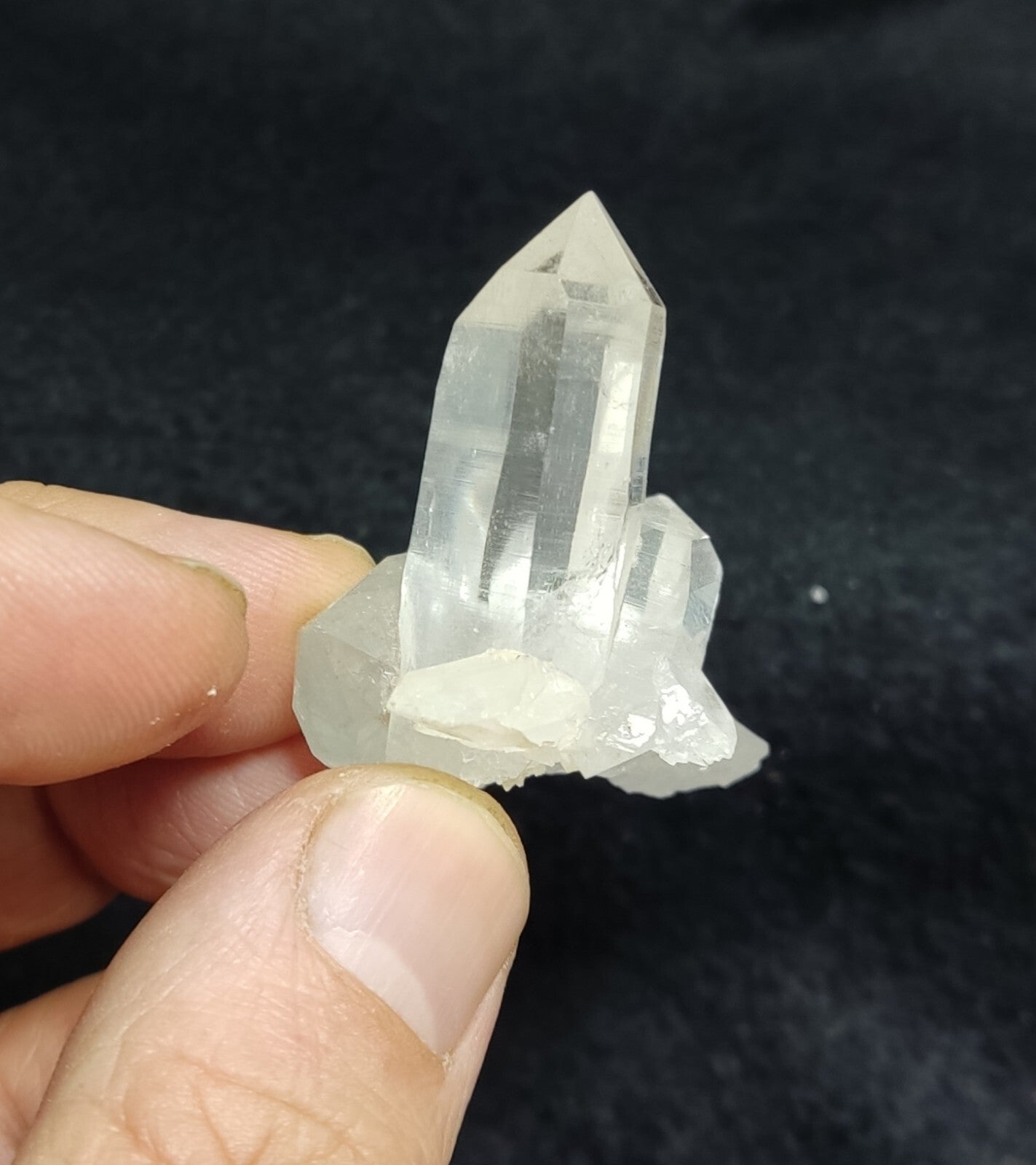 An Aesthetic Natural terminated clear Quartz 29 grams