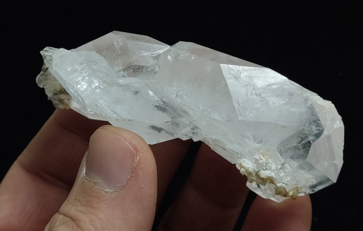 An Aesthetic terminated Quartz specimen 77 grams