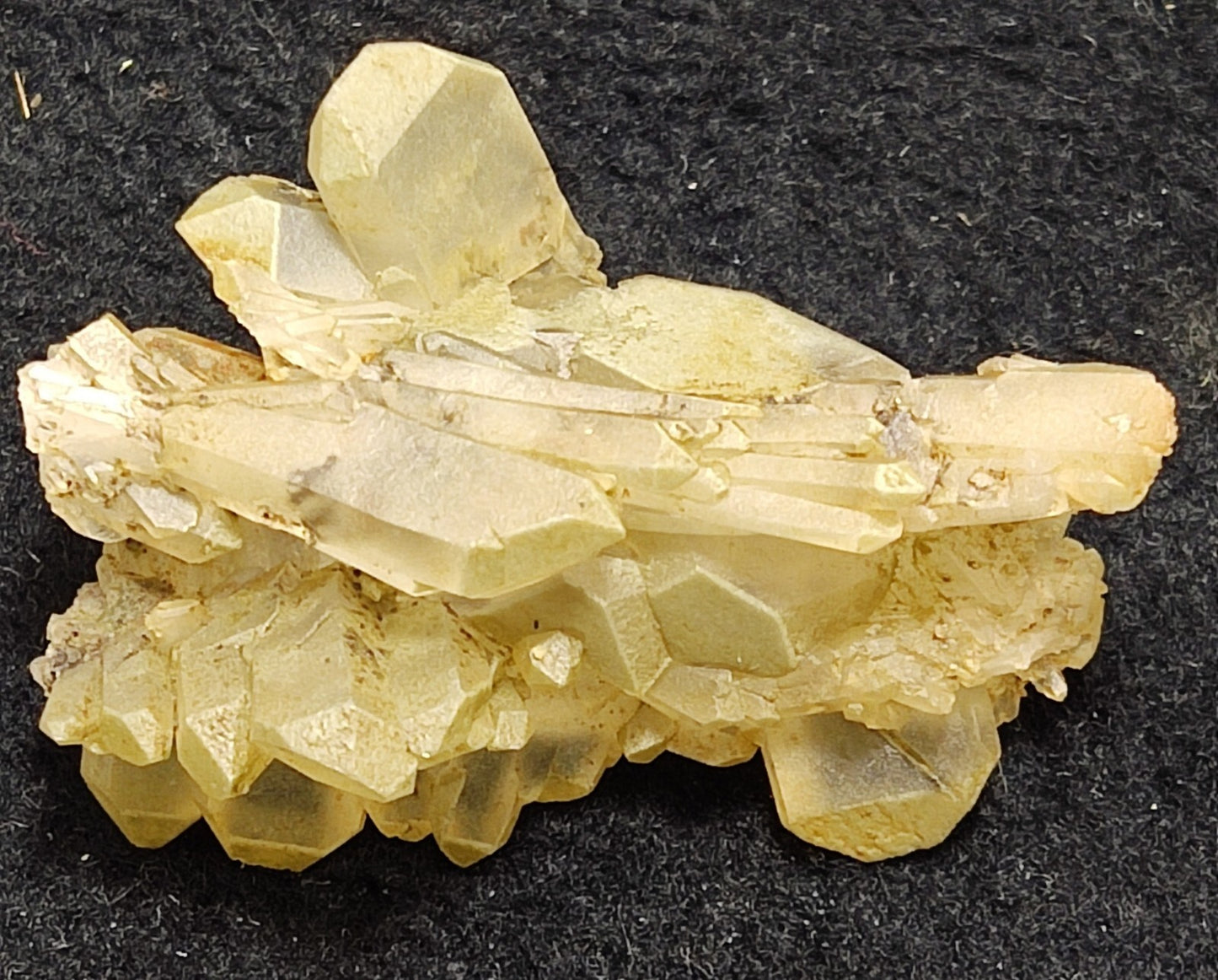 An Aesthetic specimen of faden chlorite quartz 24 grams