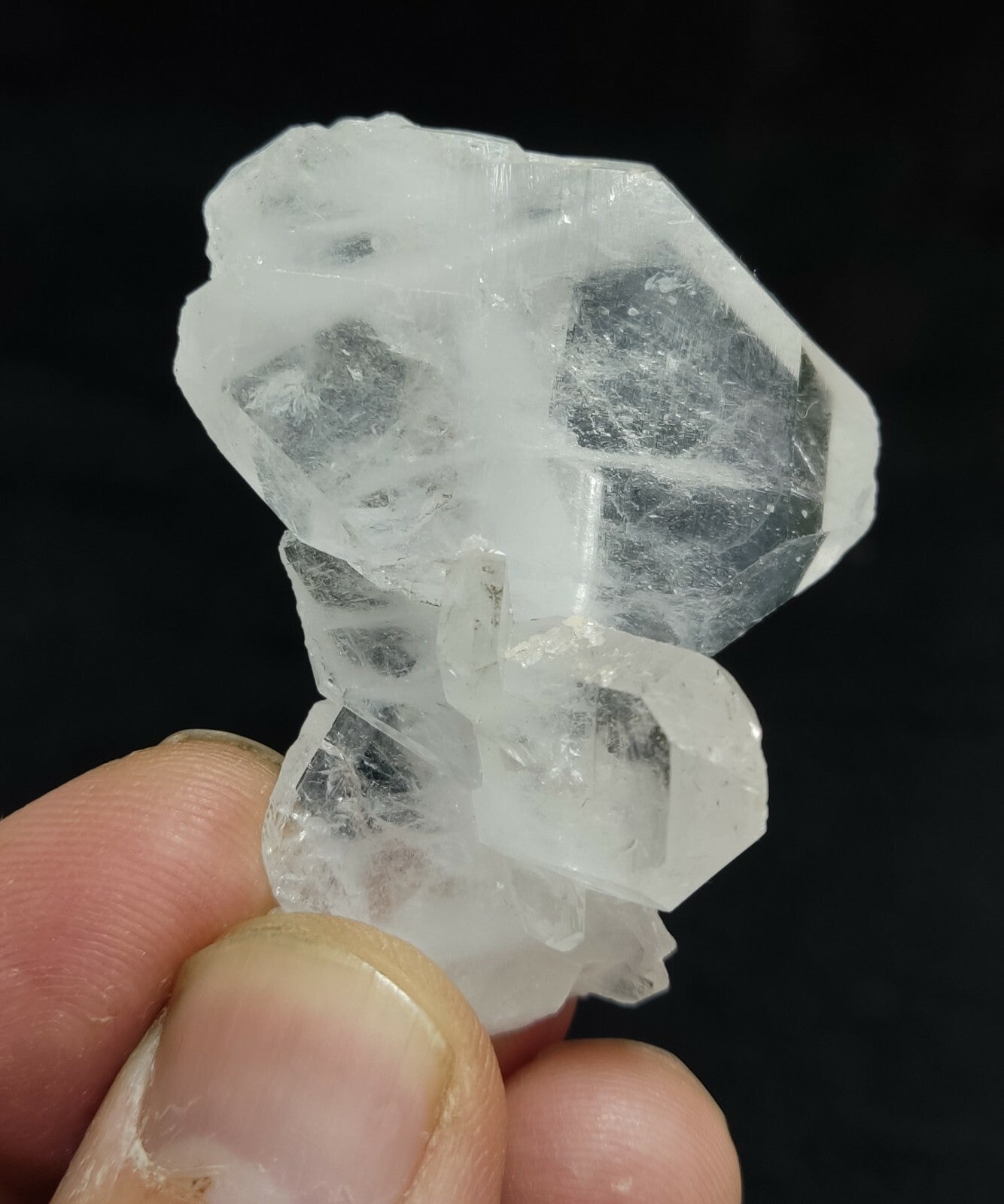 An amazing specimen of terminated faden Quartz crystal 27 grams