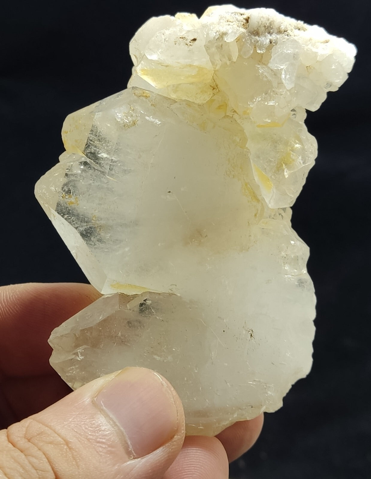 An Aesthetic terminated specimen of Quartz cluster 188 grams