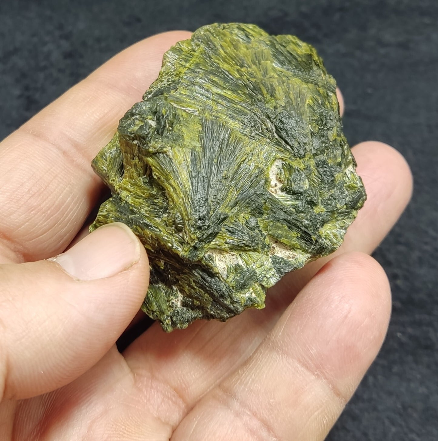 A very Aesthetic Natural beautifully terminated epidote specimen 162 grams
