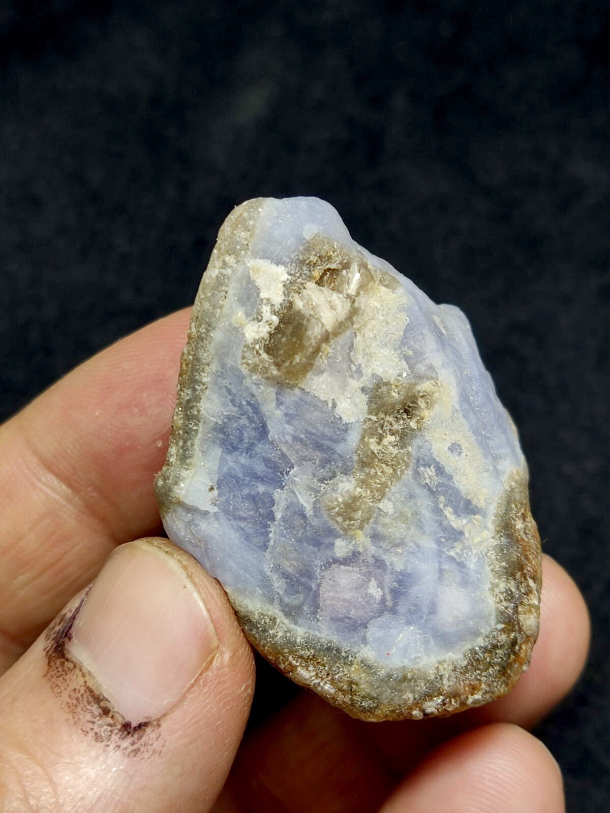 Natural Fluorescent Hackmanite 39 Grams.