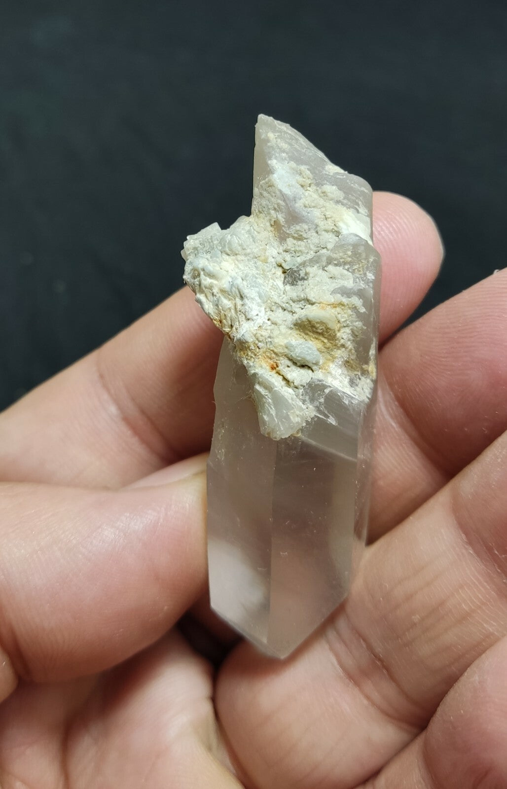 An amazing specimen of terminated Quartz crystal with unique inclusions 30 grams