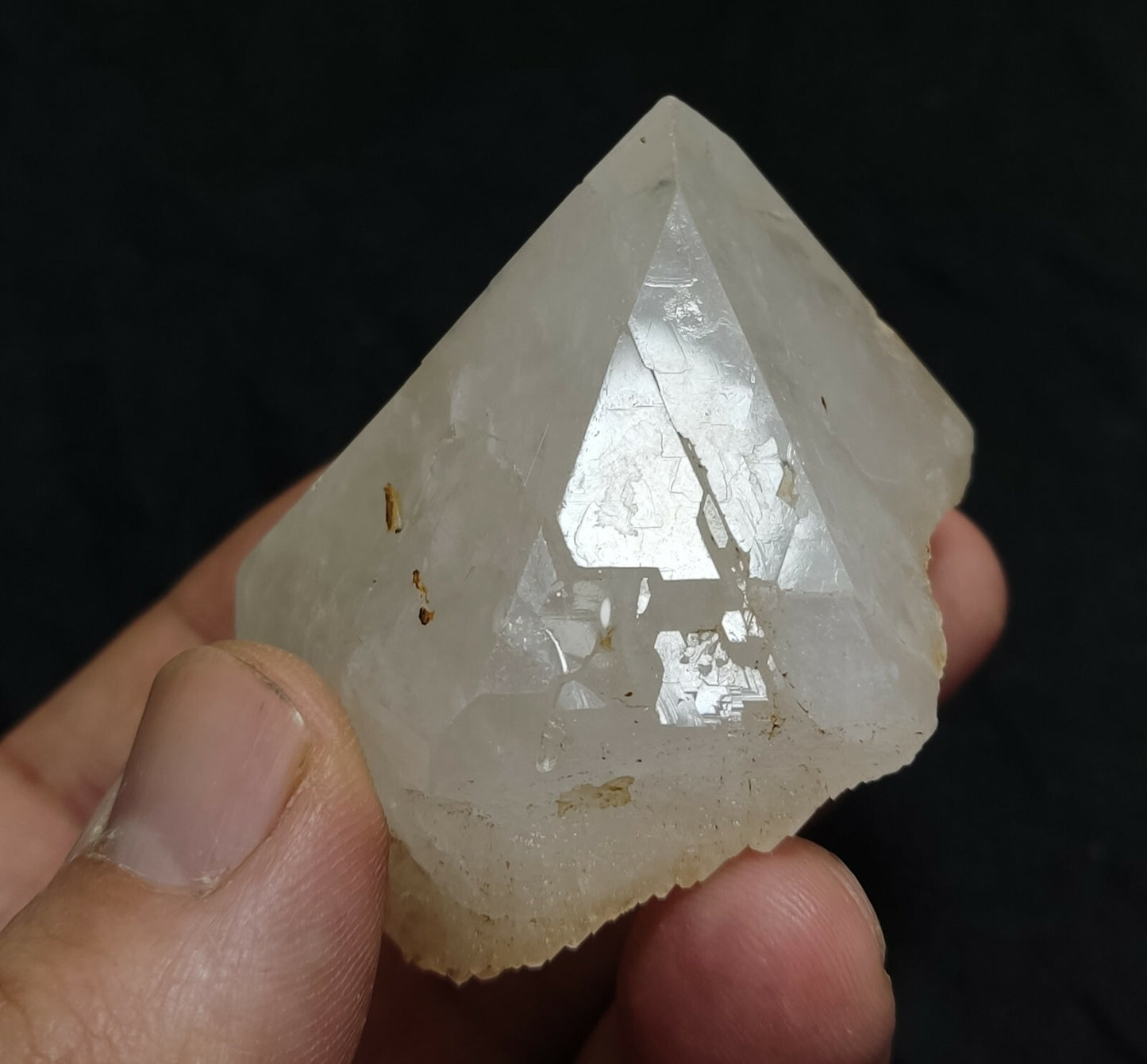 A very Aesthetic Natural beautifully terminated Quartz crystal 97 grams