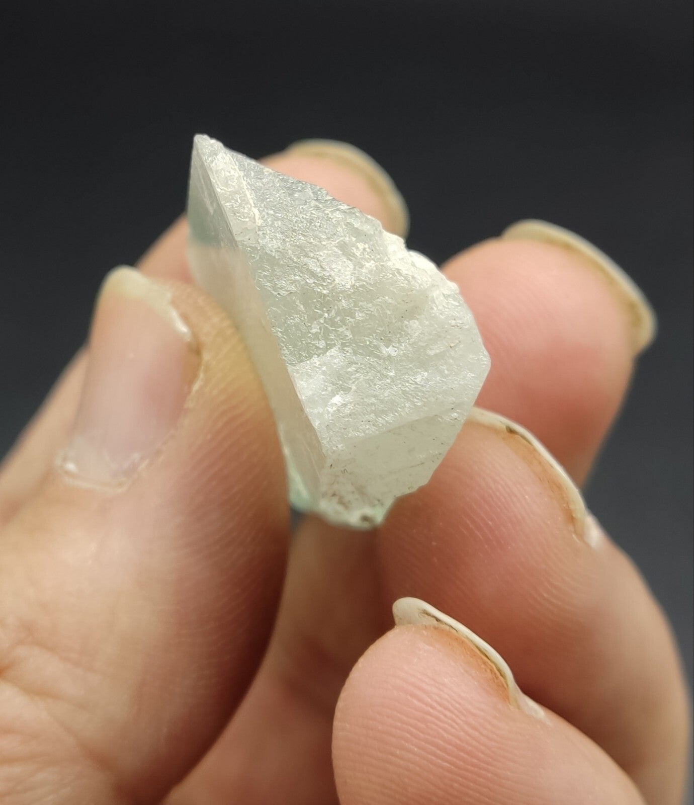 An Aesthetic terminated spodumene floater crystal specimen 22 grams