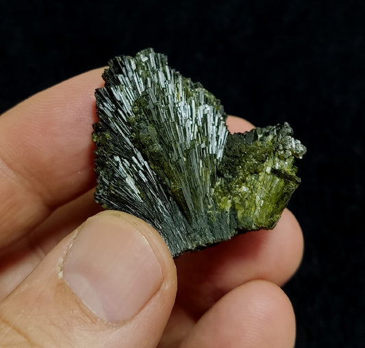 Single natural Epidote Crystal spray formations 24 grams